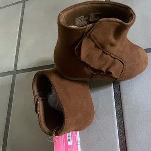 NWT Garanimals brown fringed booties SIZE 6
